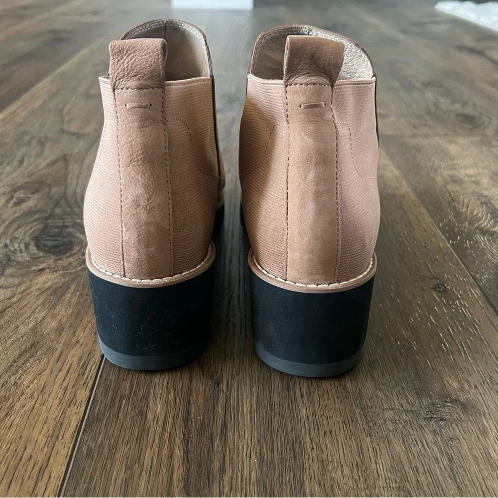 NWOB Eileen Fisher Ladd Wedge Bootie Platform   Bubuck Brown Beige Size 8.5
